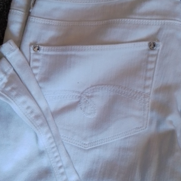 Women's size 30 NWOT Justice premium white jeans - Picture 5 of 5
